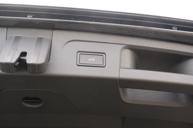 VW Touran 1.5 TSI DSG Grenadilschwarz 