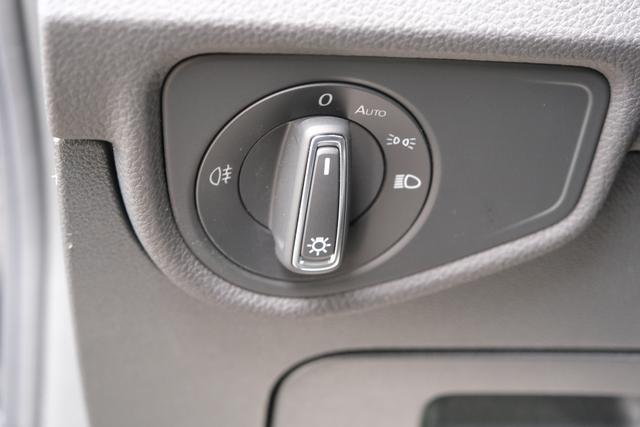 VW Touran 1.5 TSI DSG Grenadilschwarz 