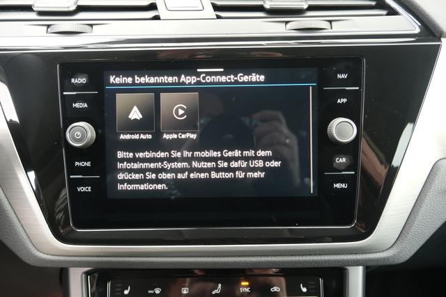 VW Touran 1.5 TSI DSG Grenadilschwarz 