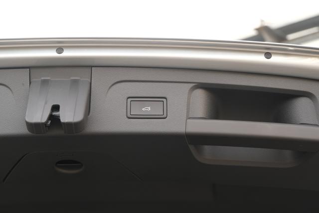 VW Touran Oyster Silber Metallic 