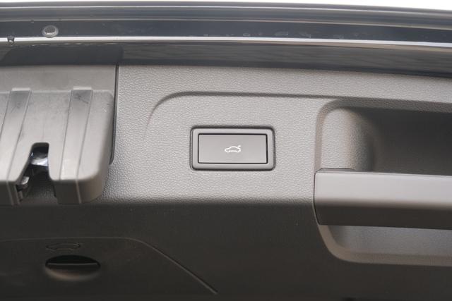 VW Touran 1.5 TSI DSG Grenadilschwarz 