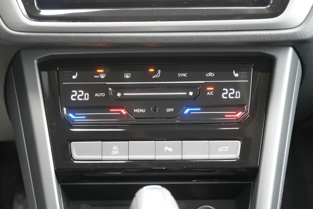 VW Touran 1.5 TSI DSG Grenadilschwarz 