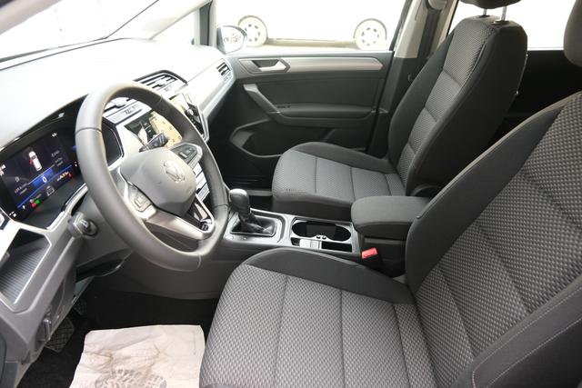 VW Touran 1.5 TSI DSG Grenadilschwarz 