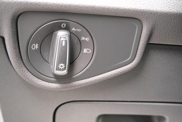 VW Touran 1.5 TSI DSG Grenadilschwarz 