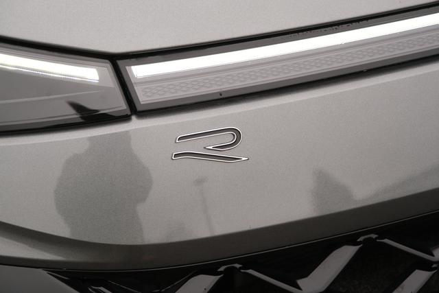 VW T-Roc 1.5 eTSI R-Line Wolf Grey 