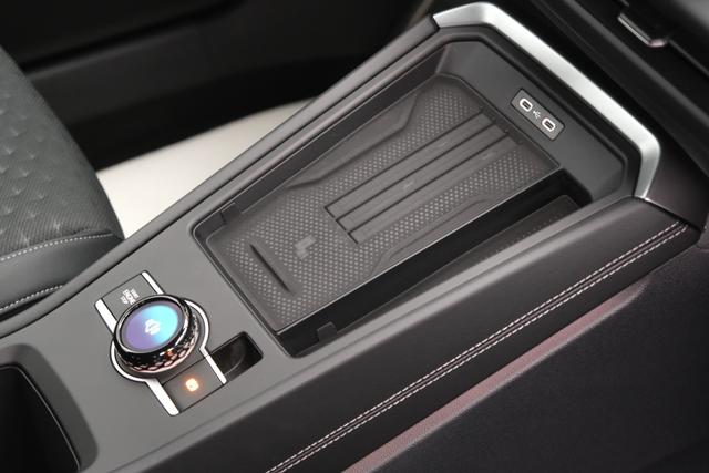 VW T-Roc 1.5 eTSI R-Line Wolf Grey 