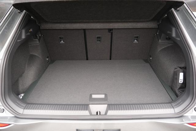 VW T-Roc 1.5 eTSI R-Line Wolf Grey 