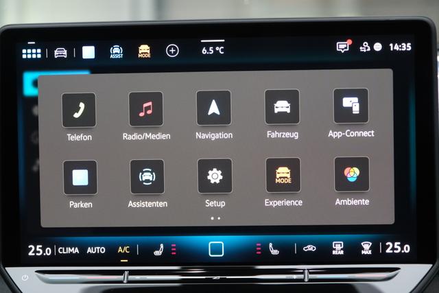 VW T-Roc 1.5 eTSI R-Line Wolf Grey 