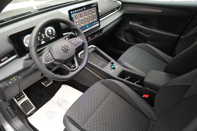 VW T-Roc 1.5 eTSI R-Line Wolf Grey 