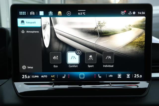 VW T-Roc 1.5 eTSI R-Line Wolf Grey 