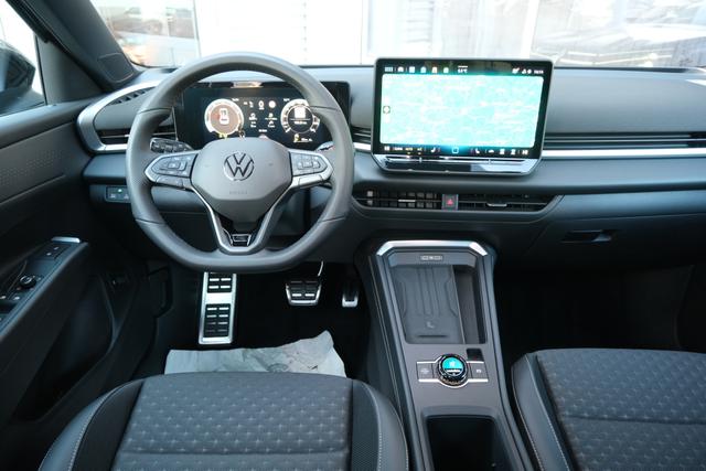 VW T-Roc eTSI R-Line 