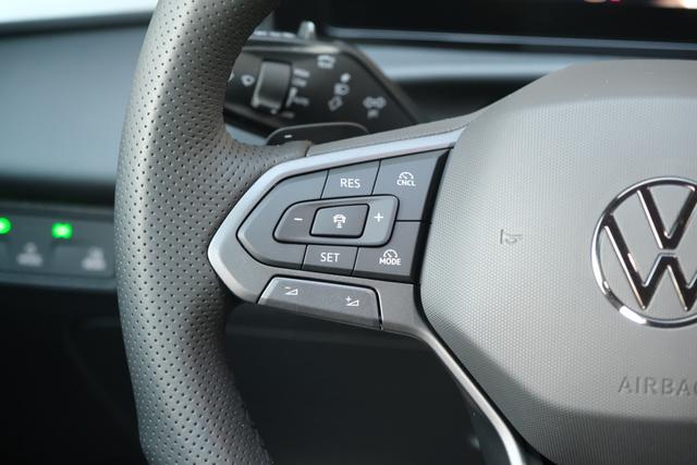 VW T-Roc eTSI R-Line 