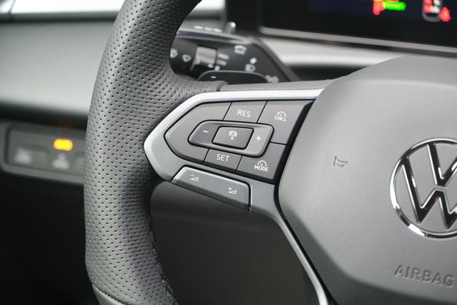 VW T-Roc eTSI R-Line 