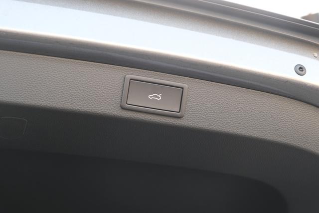 Skoda Karoq Sportline Graphite Grau 