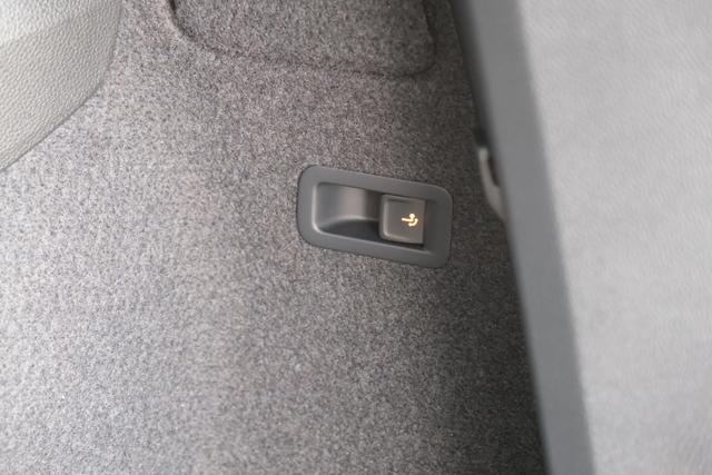 Skoda Karoq Sportline Graphite Grau 