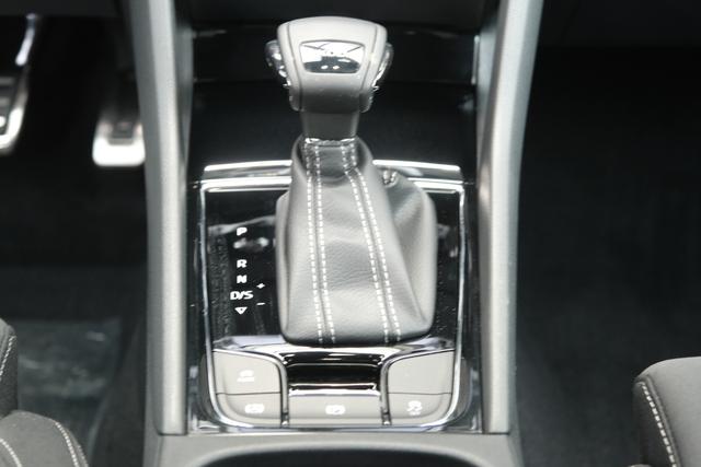 Skoda Karoq Sportline Graphite Grau 