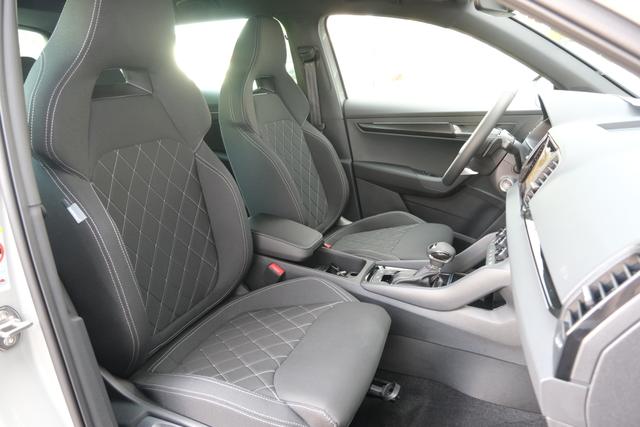 Skoda Karoq 1.5 TSI DSG Sportline AHK Matrix Assistenzpaket Plus Kamera 