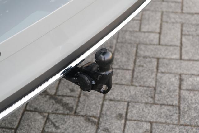 Skoda Karoq 1.5 TSI DSG Sportline AHK Matrix Assistenzpaket Plus Kamera 