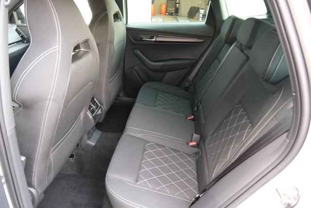 Skoda Karoq 1.5 TSI DSG Sportline AHK Matrix Assistenzpaket Plus Kamera 