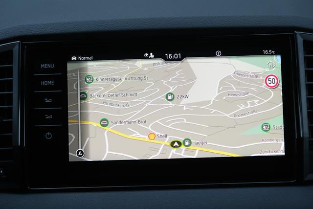 Skoda Karoq 1.5 TSI DSG Sportline AHK Matrix Assistenzpaket Plus Kamera 