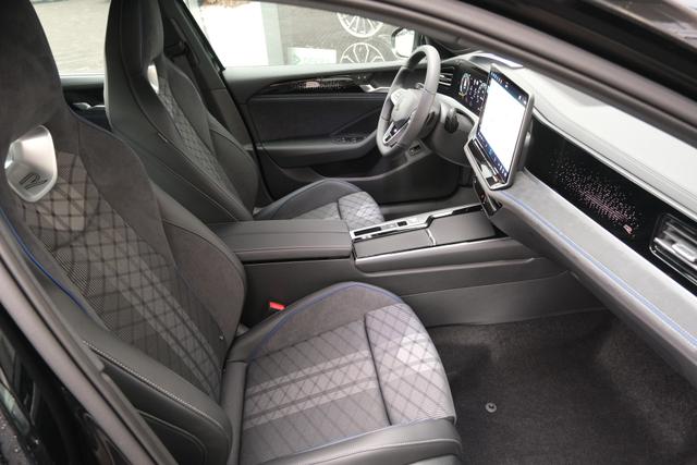 VW Passat Variant R-Line 