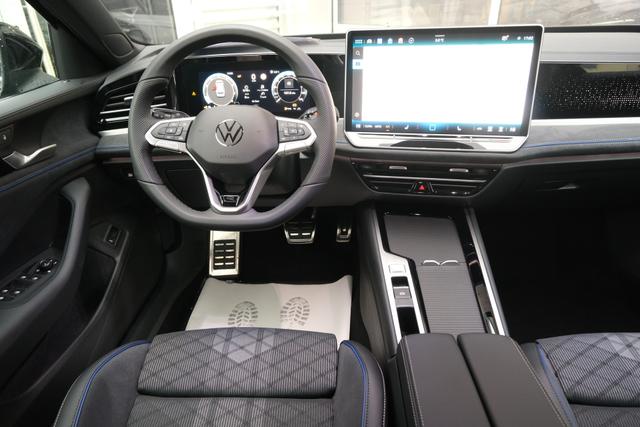 VW Passat Variant R-Line 