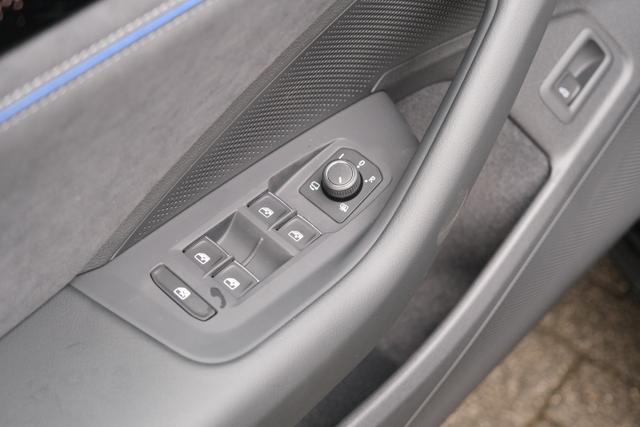 VW Passat Variant R-Line 