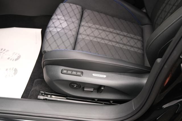 VW Passat Variant R-Line 