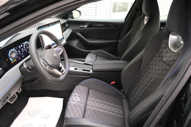 VW Passat Variant R-Line 