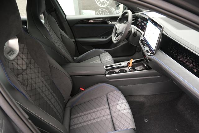 VW Passat Variant R-Line 