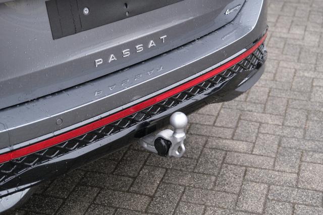 VW Passat Variant R-Line 