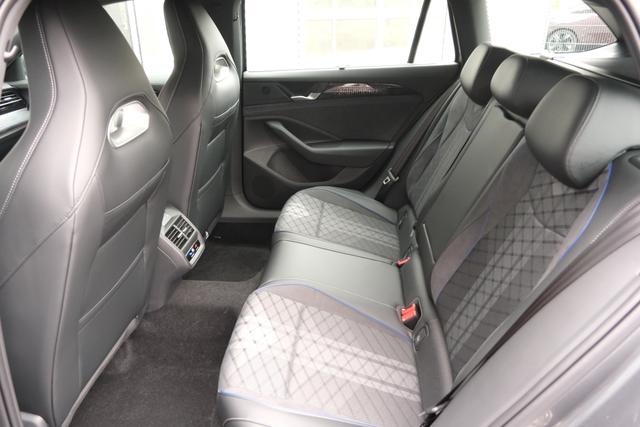 VW Passat Variant R-Line 