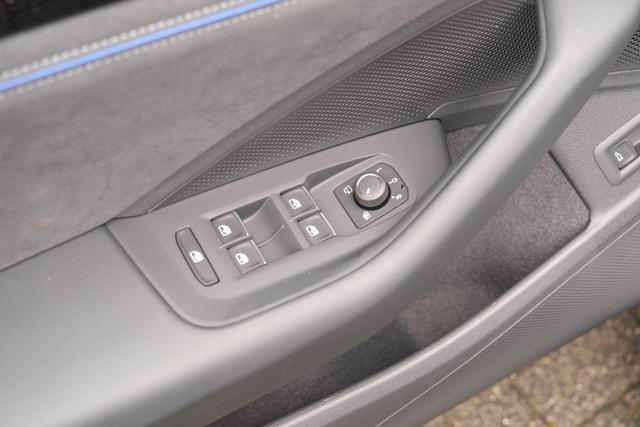 VW Passat Variant R-Line 