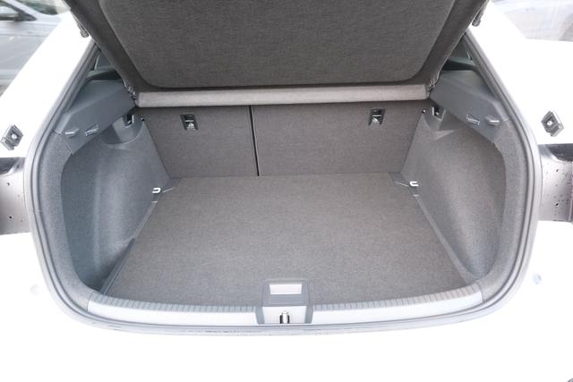 VW Taigo R-Line Pure White 