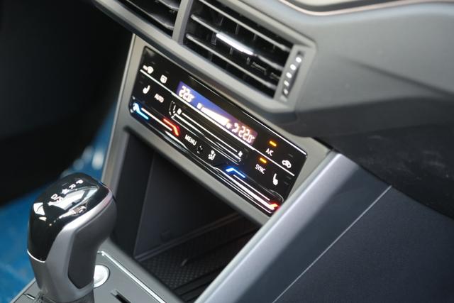 VW Taigo R-Line Pure White 