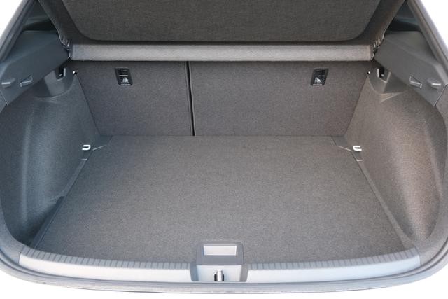 VW Taigo R-Line Pure White 