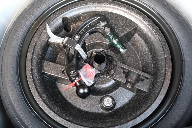 VW Taigo R-Line Pure White 