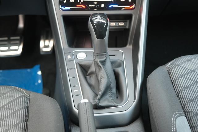 VW Taigo R-Line Pure White 