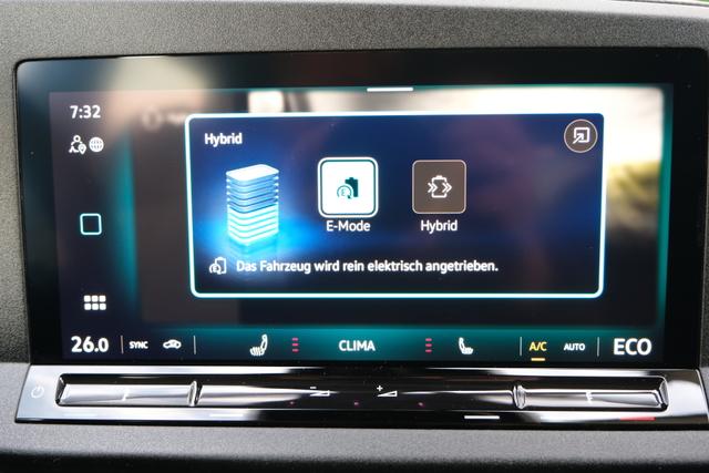 VW Caddy Edition Pure White 