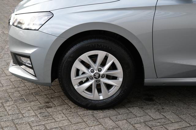 Skoda Fabia Diamond Silver Metallic 