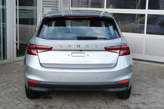 Skoda Fabia Diamond Silver Metallic 