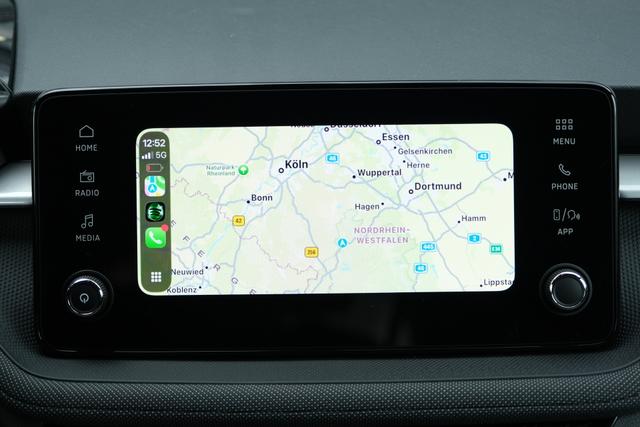 Skoda Fabia Selection 1.0 TSI LED Kamera App-Navi PDC v+h Winterpaket 