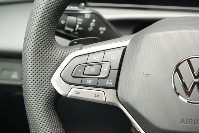 VW T-Roc eTSI R-Line 