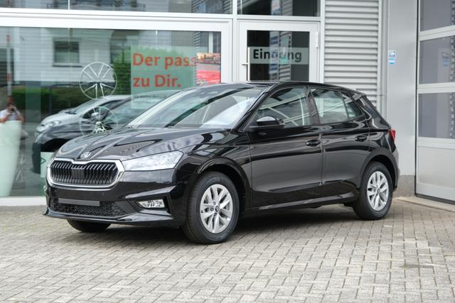 Skoda Fabia - Selection 1.0 TSI LED Kamera App-Navi PDC v+h Winterpaket