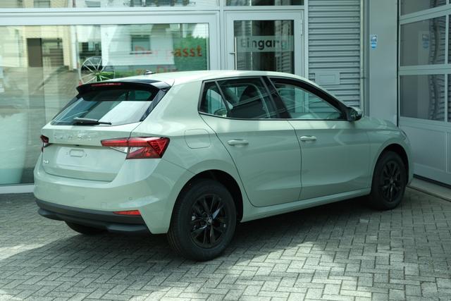 Skoda Fabia Selection 1.0 TSI DSG LED Kamera App-Navi PDC Winterpaket 