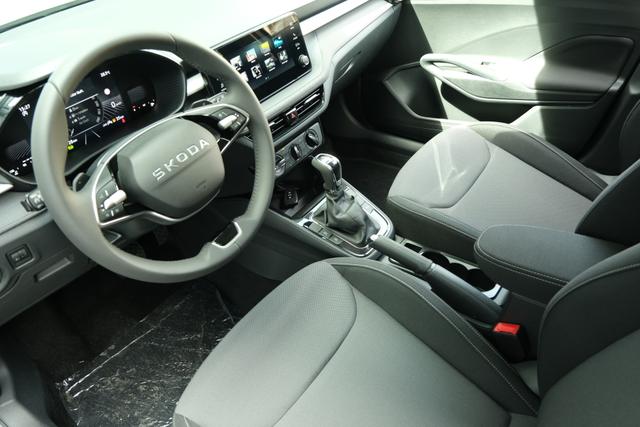Skoda Fabia Selection 1.0 TSI DSG LED Kamera App-Navi PDC Winterpaket 