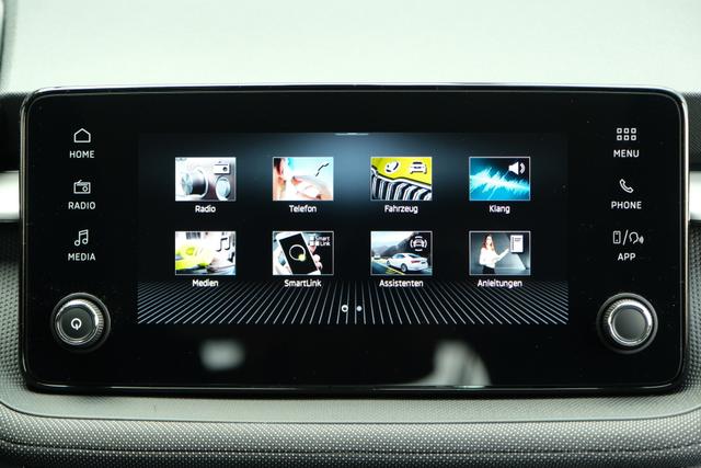 Skoda Fabia Selection 1.0 TSI DSG LED Kamera App-Navi PDC Winterpaket 
