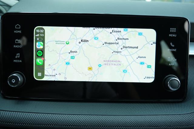 Skoda Fabia Selection 1.0 TSI DSG LED Kamera App-Navi PDC Winterpaket 