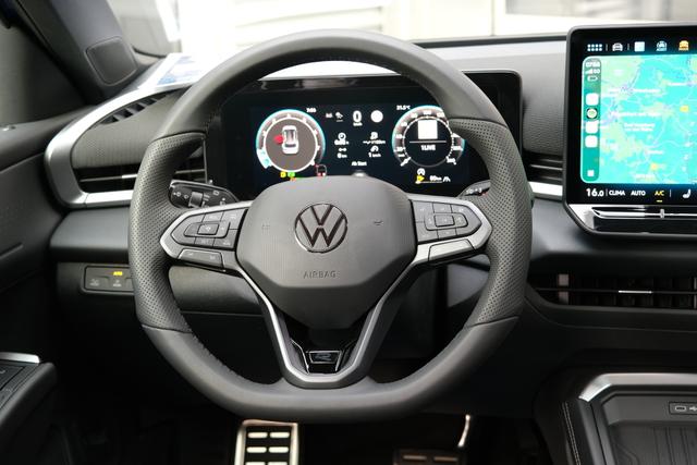 VW T-Roc eTSI R-Line 