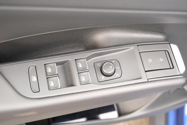 VW T-Roc eTSI R-Line 